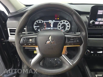 2022 Mitsubishi Outlander ES - miniatura 10
