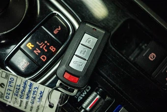 2022 Mitsubishi Outlander PHEV GT - miniatura 23