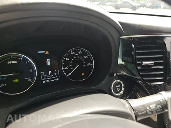 2022 Mitsubishi Outlander PHEV LE - miniatura 12