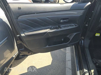 2022 Mitsubishi Outlander PHEV SEL - miniatura 9