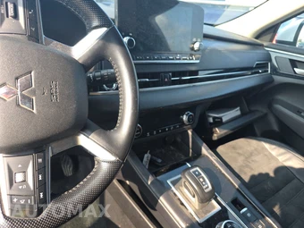 2022 Mitsubishi Outlander SE - miniatura 11
