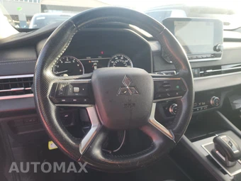 2022 Mitsubishi Outlander SE - miniatura 10