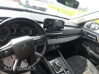2022 Mitsubishi Outlander SE - miniatura 11