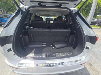 2022 Mitsubishi Outlander SE Launch Edition - miniatura 15