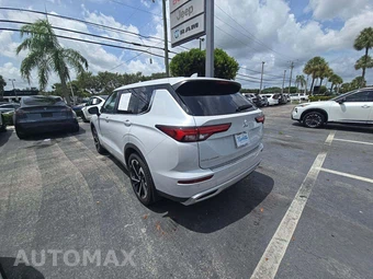 2022 Mitsubishi Outlander SE Launch Edition - miniatura 2