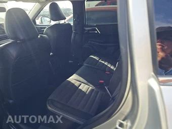 2022 Mitsubishi Outlander SE Launch Edition - miniatura 13