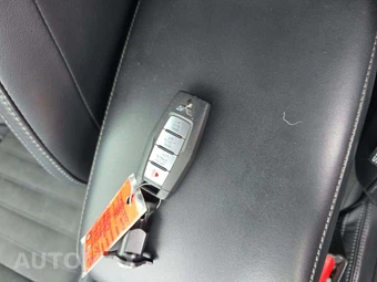 2022 Mitsubishi Outlander SE w/Tech Pkg - miniatura 8
