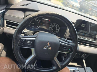 2022 Mitsubishi Outlander SE w/Tech Pkg - miniatura 23