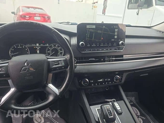 2022 Mitsubishi Outlander SE w/Tech Pkg - miniatura 10