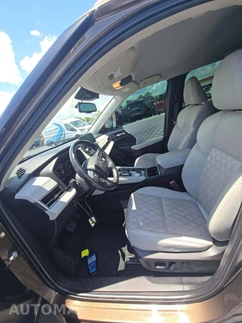 2022 Mitsubishi Outlander SEL - miniatura 3