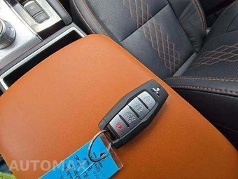 2022 Mitsubishi Outlander SEL - miniatura 8