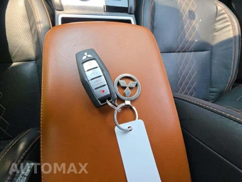 2022 Mitsubishi Outlander SEL Launch Edition - miniatura 8