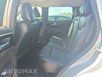 2022 Mitsubishi Outlander SEL Special Edition - miniatura 10
