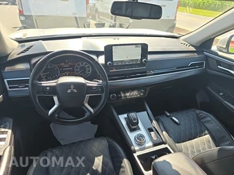 2022 Mitsubishi Outlander SEL Special Edition - miniatura 8