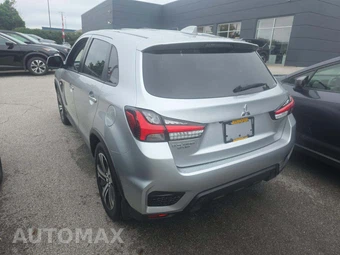 2022 Mitsubishi Outlander Sport 2.0 ES - miniatura 2