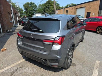 2022 Mitsubishi Outlander Sport 2.0 LE - miniatura 3