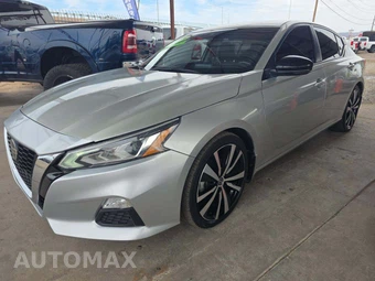 2022 Nissan Altima SR