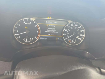 2022 Nissan Altima SR - miniatura 9
