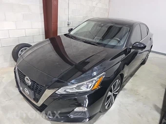 2022 Nissan Altima SR