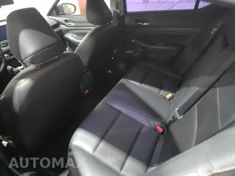 2022 Nissan Altima SR - miniatura 10