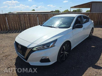 2022 Nissan Altima SR