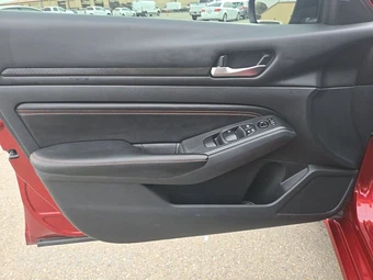 2022 Nissan Altima SR – miniatura 9