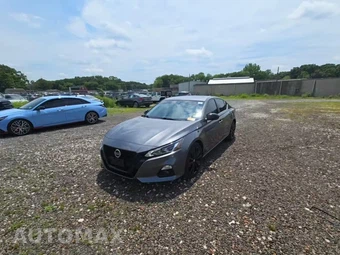 2022 Nissan Altima SR