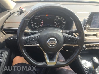 2022 Nissan Altima SR – miniatura 10