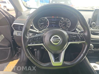 2022 Nissan Altima SR – miniatura 10