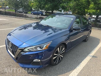 2022 Nissan Altima SR