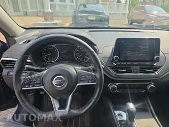 2022 Nissan Altima SR - miniatura 14