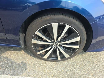 2022 Nissan Altima SR - miniatura 9