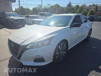 2022 Nissan Altima SR