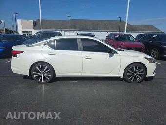 2022 Nissan Altima SR - miniatura 4
