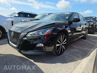 2022 Nissan Altima SR