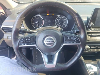 2022 Nissan Altima SR – miniatura 10