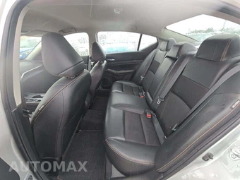 2022 Nissan Altima SR – miniatura 10