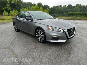 2022 Nissan Altima SR - miniatura 3