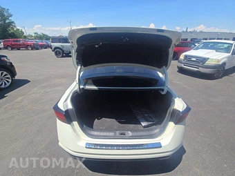 2022 Nissan Altima SR - miniatura 11
