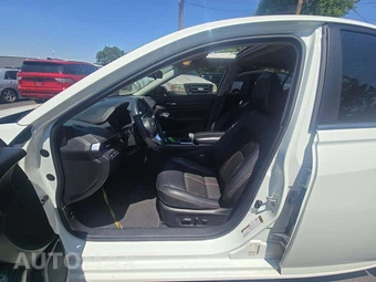 2022 Nissan Altima SR - miniatura 3