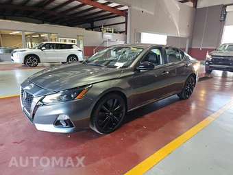 2022 Nissan Altima SR