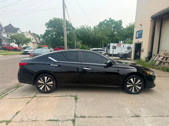 2022 Nissan Altima SV - miniatura 9