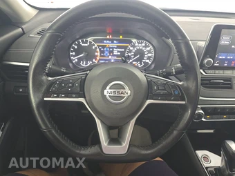 2022 Nissan Altima SV – miniatura 10