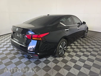 2022 Nissan Altima SV – miniatura 4