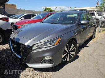 2022 Nissan Altima SV