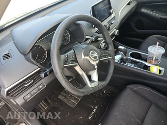 2022 Nissan Altima SV - miniatura 10