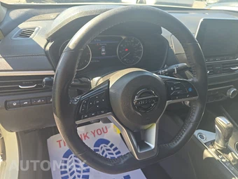 2022 Nissan Altima SV - miniatura 10