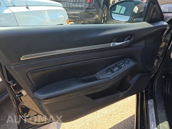 2022 Nissan Altima SV – miniatura 9