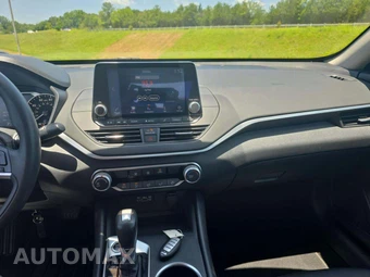 2022 Nissan Altima SV - miniatura 7