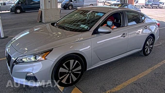 2022 Nissan Altima SV